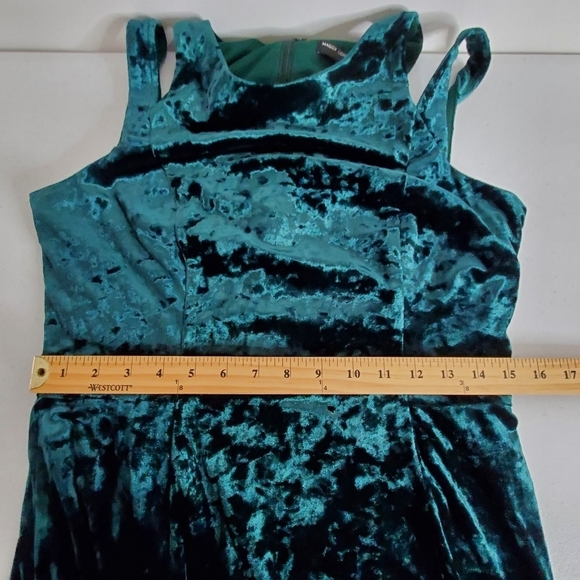 Maggy London Crushed Velvet Midi Dress Size 10 Green Stretch Velour Party - Picture 9 of 15